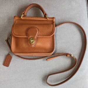 Vintage Coach Bag Winnie or Mini Willis inBritish Tan Leather Crossbody #9023